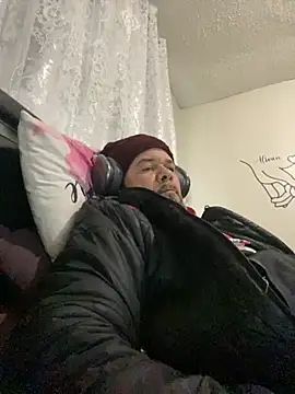 Snapshot of Cristian-Brayan chatting on 11-20-25, 03:23 Cristian-Brayan online show from 11-20-25, 03:23