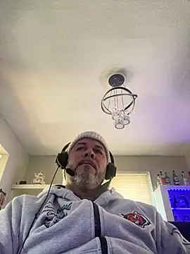 Snapshot of Cristian-Brayan chatting on 02-07-26, 06:11 Cristian-Brayan online show from 02-07-26, 06:11