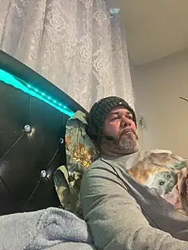 Snapshot of Cristian-Brayan chatting on 02-16-26, 09:00 Cristian-Brayan online show from 02-16-26, 09:00