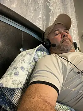 Snapshot of Cristian-Brayan chatting on 03-25-26, 10:27 Cristian-Brayan online show from 03-25-26, 10:27