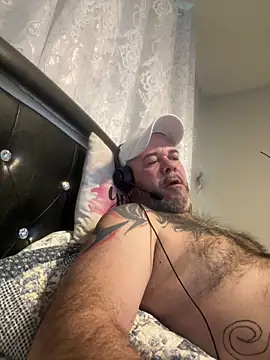 Snapshot of Cristian-Brayan chatting on 03-29-26, 12:16 Cristian-Brayan online show from 03-29-26, 12:16