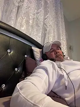 Snapshot of Cristian-Brayan chatting on 04-05-26, 03:53 Cristian-Brayan online show from 04-05-26, 03:53