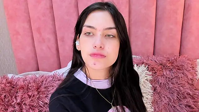 Alexa Thaylor  online show from 10-10-25, 03:00