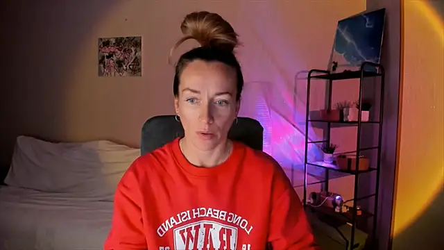 RebeccaMartinez online show from 10-12-25, 08:57