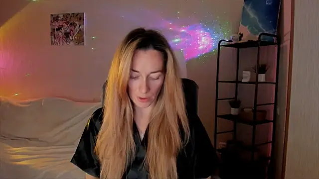 RebeccaMartinez online show from 11-17-25, 10:32