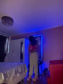 Snapshot of sophiahot_thick chatting on 09-17-25, 11:01 sophiahot thick online show from 09-17-25, 11:01