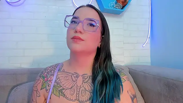 Snapshot of DEVA_BLUE_ chatting on 01-23-25, 05:02 DEVA BLUE online show from 01-23-25, 05:02