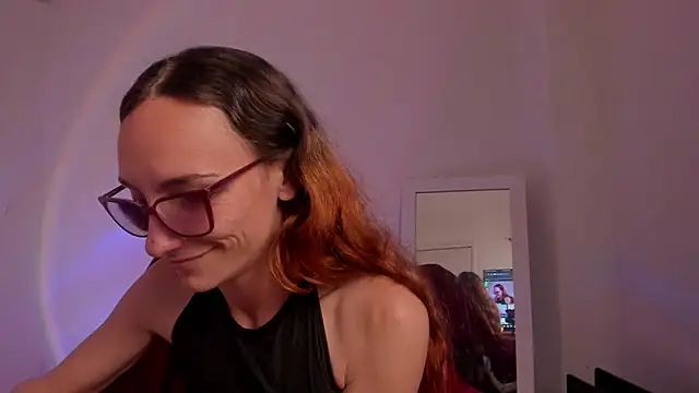 Snapshot of _lh_ chatting on 11-17-25, 03:18 lh online show from 11-17-25, 03:18