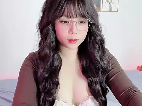 Snapshot of __Lyly__ chatting on 10-27-25, 02:48 Lyly online show from 10-27-25, 02:48