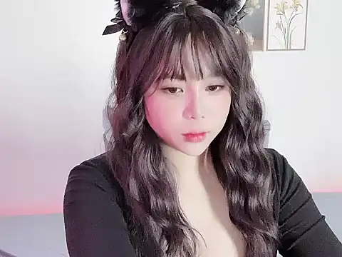 Snapshot of __Lyly__ chatting on 11-05-25, 01:27 Lyly online show from 11-05-25, 01:27