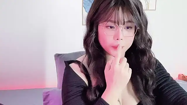   Lyly   online show from 12-04-25, 02:10