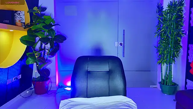 MalaikaBrown online show from 10-17-25, 12:19