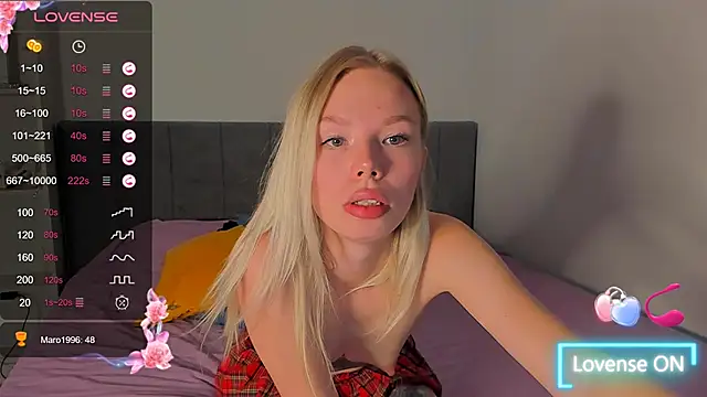 Snapshot of Olivia_Bells chatting on 11-08-25, 09:57 Olivia Bells online show from 11-08-25, 09:57