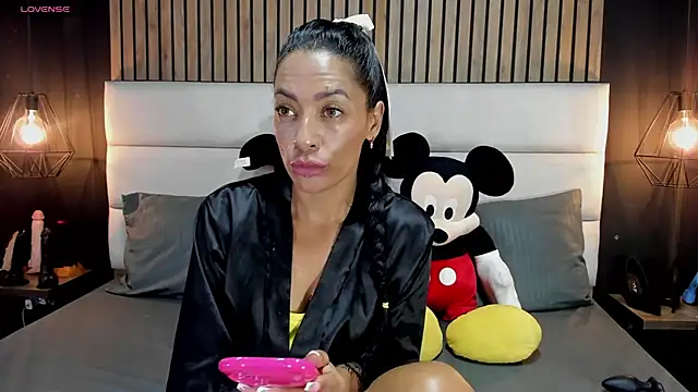 NiicolleMiller online show from 02-05-25, 05:20