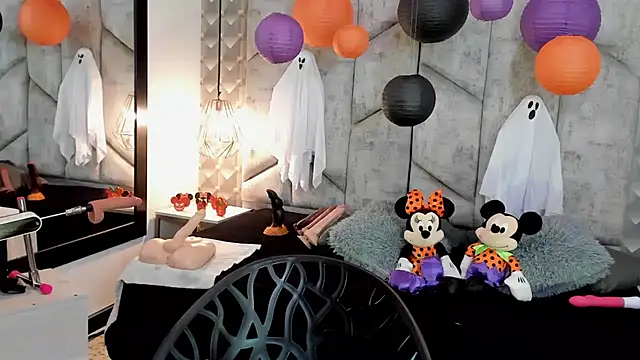 NiicolleMiller online show from 10-26-25, 12:33