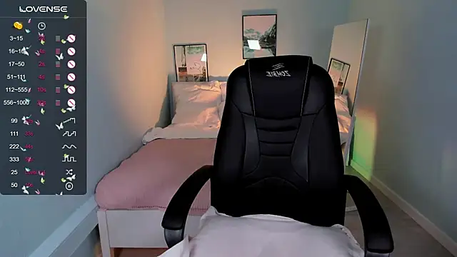 Snapshot of MelisaCoy chatting on 03-19-25, 01:51 MelisaCoy online show from 03-19-25, 01:51