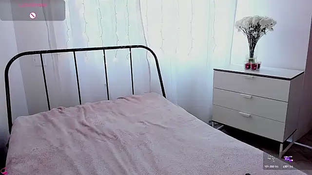 Snapshot of Talla_a chatting on 02-14-26, 10:12 Talla a online show from 02-14-26, 10:12