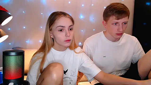 juliaanddima online show from 10-14-25, 09:48