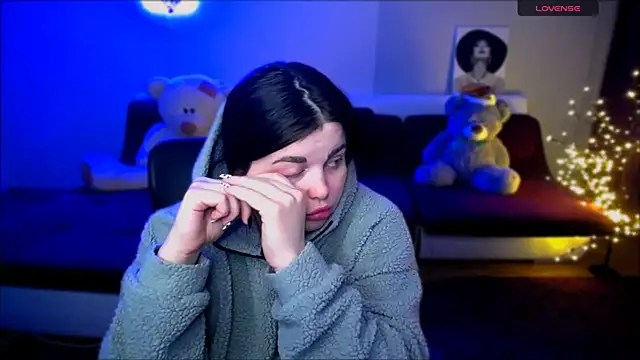 Emily Mo online show from 12-07-24, 01:18