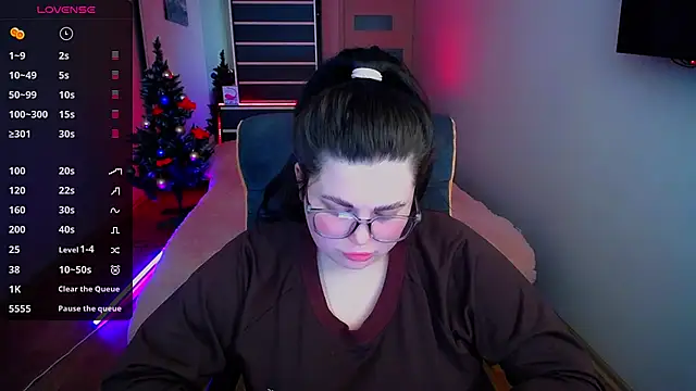 Emily Mo online show from 12-13-24, 09:46