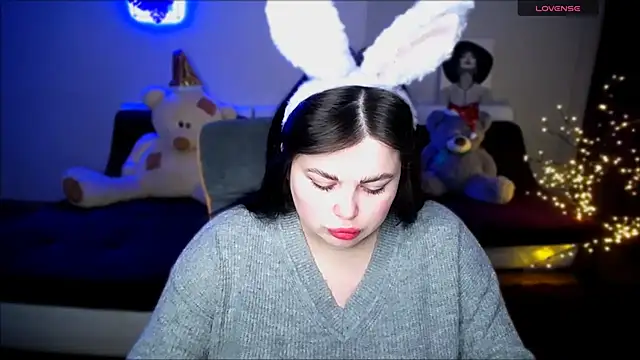 Emily Mo online show from 12-24-24, 06:33
