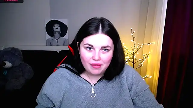 Emily Mo online show from 02-25-25, 12:45