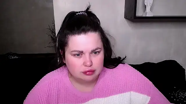 Emily Mo online show from 10-19-25, 05:41