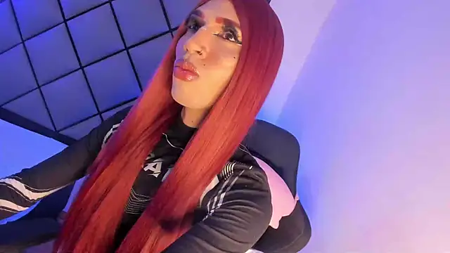 Snapshot of GeorginaCute_ chatting on 10-19-25, 01:23 GeorginaCute online show from 10-19-25, 01:23