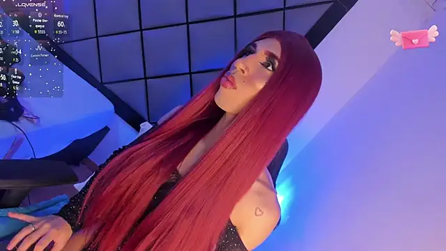 Snapshot of GeorginaCute_ chatting on 10-20-25, 01:11 GeorginaCute online show from 10-20-25, 01:11