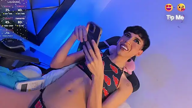 Snapshot of GeorginaCute_ chatting on 11-11-25, 12:49 GeorginaCute online show from 11-11-25, 12:49