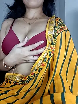 Snapshot of _surbhi_ chatting on 03-12-26, 03:56 surbhi online show from 03-12-26, 03:56