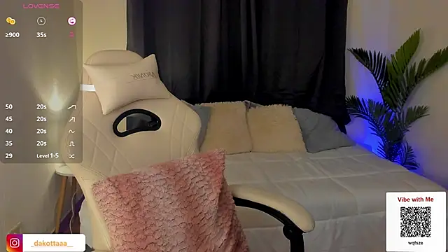 dakottaa  online show from 12-18-24, 10:57