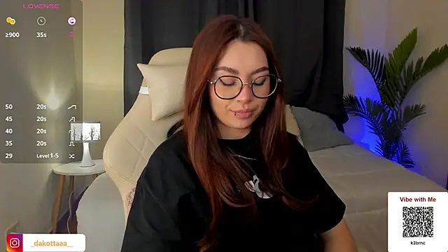 dakottaa  online show from 12-19-24, 02:01