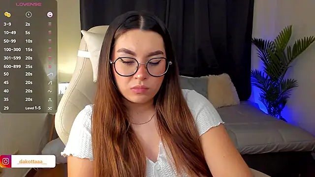 dakottaa  online show from 10-09-25, 11:14