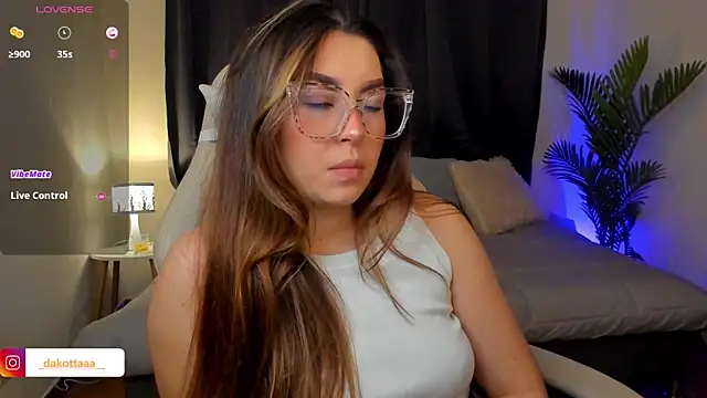 dakottaa  online show from 11-19-25, 11:38