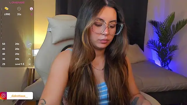 Snapshot of dakottaa_ chatting on 02-14-26, 12:07 dakottaa online show from 02-14-26, 12:07