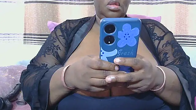 Snapshot of BustyyGoddess chatting on 11-25-25, 09:31 BustyyGoddess online show from 11-25-25, 09:31