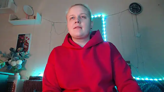 Snapshot of Karolina_love_ chatting on 01-20-25, 05:16 Karolina love online show from 01-20-25, 05:16