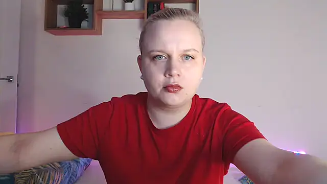 Snapshot of Karolina_love_ chatting on 10-11-25, 06:50 Karolina love online show from 10-11-25, 06:50