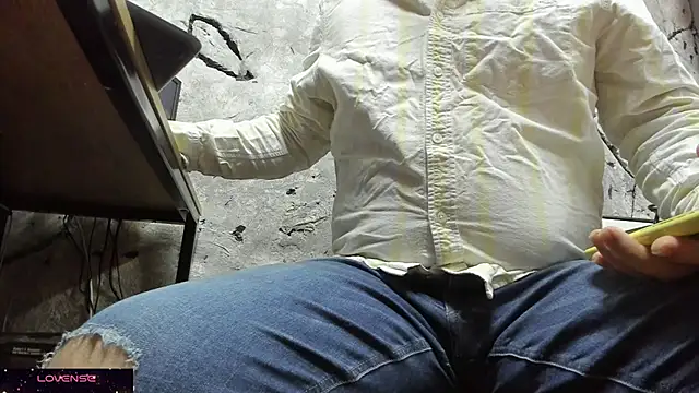 Maxi TheBigDaddy online show from 10-12-25, 01:21