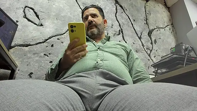 Maxi TheBigDaddy online show from 10-21-25, 11:44