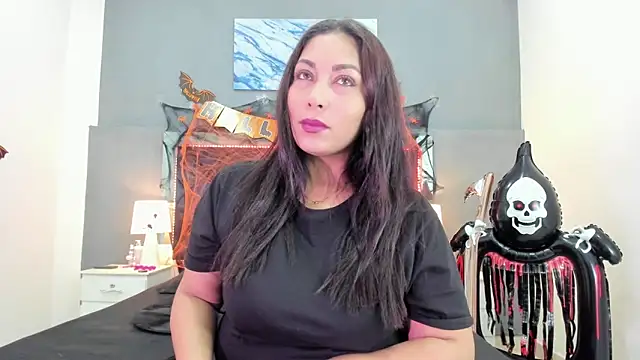 Lauralove 69 online show from 10-29-25, 08:21