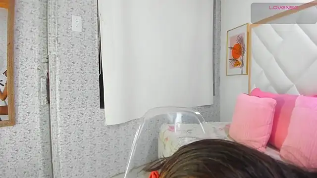 EmiliBonnie online show from 10-17-25, 12:01