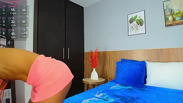 EmiliBonnie online show from 12-18-25, 10:05