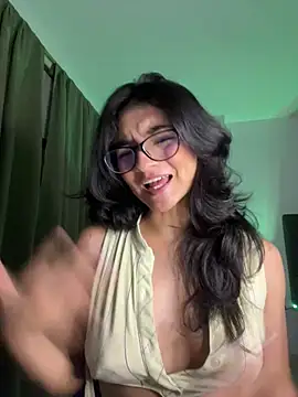 Snapshot of Cat2525 chatting on 02-05-25, 01:15 Cat2525 online show from 02-05-25, 01:15