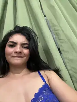 Snapshot of Cat2525 chatting on 02-18-25, 04:04 Cat2525 online show from 02-18-25, 04:04