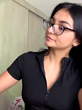 Snapshot of Cat2525 chatting on 09-13-25, 01:49 Cat2525 online show from 09-13-25, 01:49