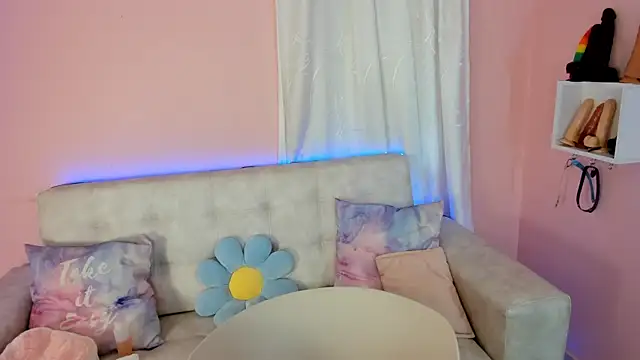 tinysara online show from 12-18-24, 04:49