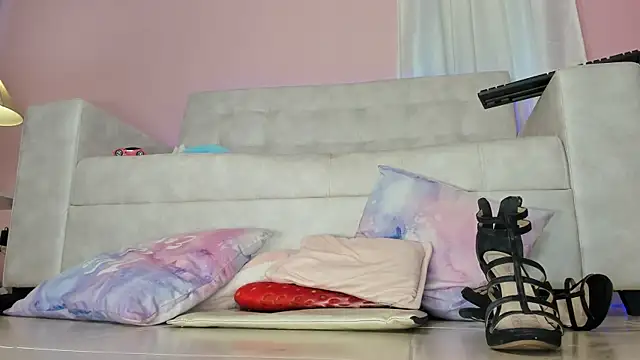 tinysara online show from 01-18-25, 08:30