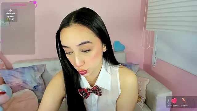 tinysara online show from 02-06-26, 04:10